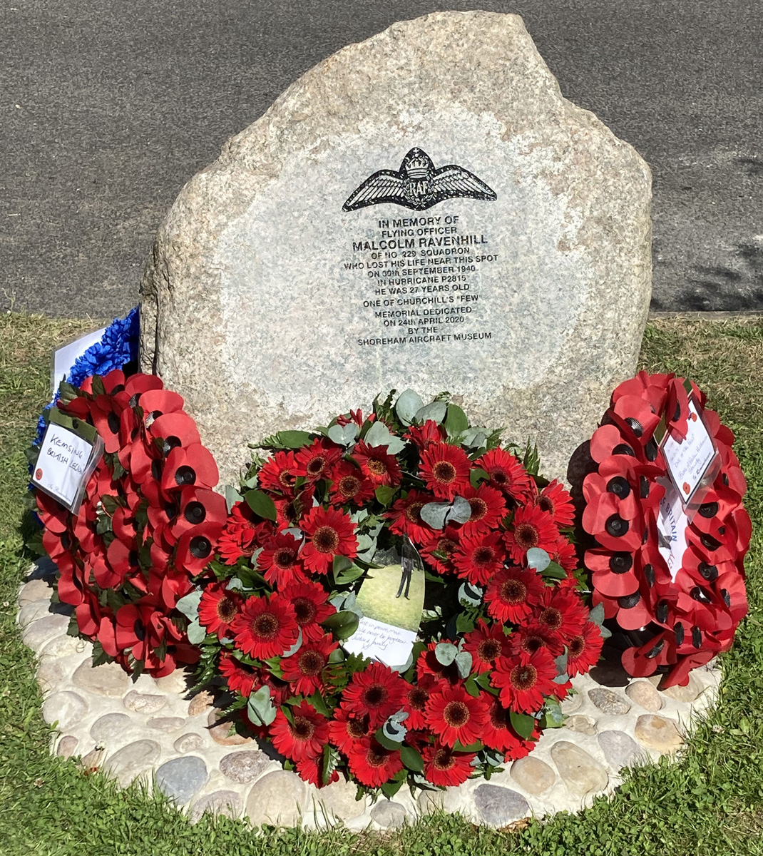 Memorial to F/O Malcolm Ravenhill